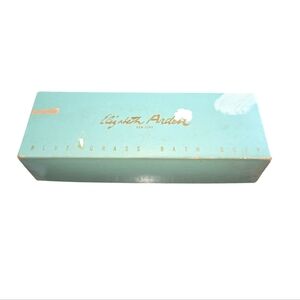 VINTAGE NIB Unused‎ Elizabeth Arden Set of Three Blue Round Bluegrass Bath Soaps